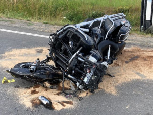 Tragická nehoda na jihu Čech. Auto se srazilo s motorkou