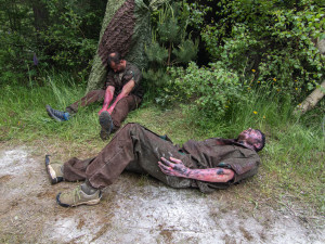 Figuranti musí být i dobří herci, aby co nejvěrněji zahráli chování raněných po těžké autonehodě.