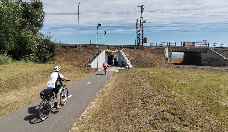 Prostějov začne vykupovat pozemky na cyklostezku do Vrbátek. Povede okolo železniční trati