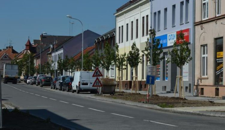 ANKETA: Prostějov chce zakázat vjezd cyklistům na Plumlovskou. Nedávno opravená ulice je příliš úzká