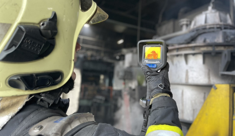 Hasiči likvidovali požár ve slévárně v Řepčíně. Museli zasahovat v dýchacích přístrojích