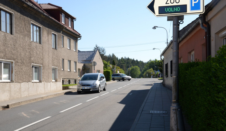Olomoucká zoo testuje nový systém parkování. Cedule by řidičům měly ukázat, kde jsou volná místa