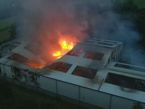 Požár haly ve Vimperku.