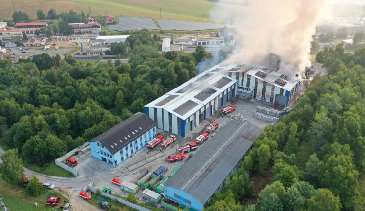 Požár haly ve Vimperku.
