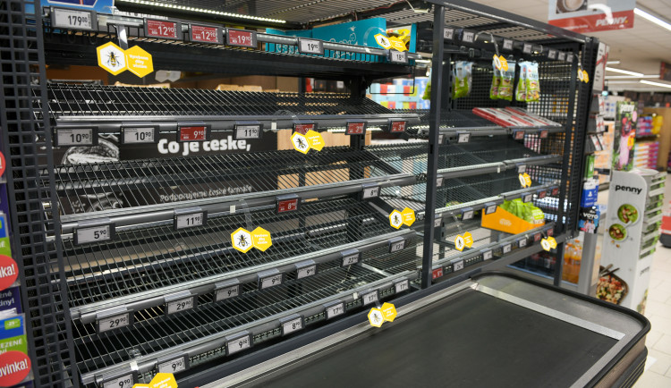 Pomáháme hezky česky: PENNY pro včely