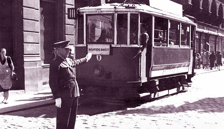 Připomíná se, že možná se v ČB odehrával některý z příběhů Rychách šípů. Asi ne, ale steně spisovatele Jaroslava Foglara nějak Budějovice zaujaly.