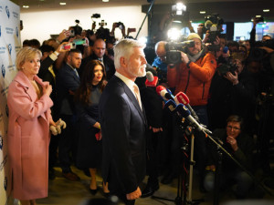 Prezident Pavel zahájí návštěvu jižních Čech, prohlédne si letiště i točnu