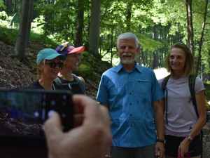 Prezident Petr Pavel při výšlapu vrcholu Kleť. Foto: Jakub Bartoš