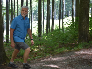 Prezident Petr Pavel při výšlapu vrcholu Kleť. Foto: Jakub Bartoš