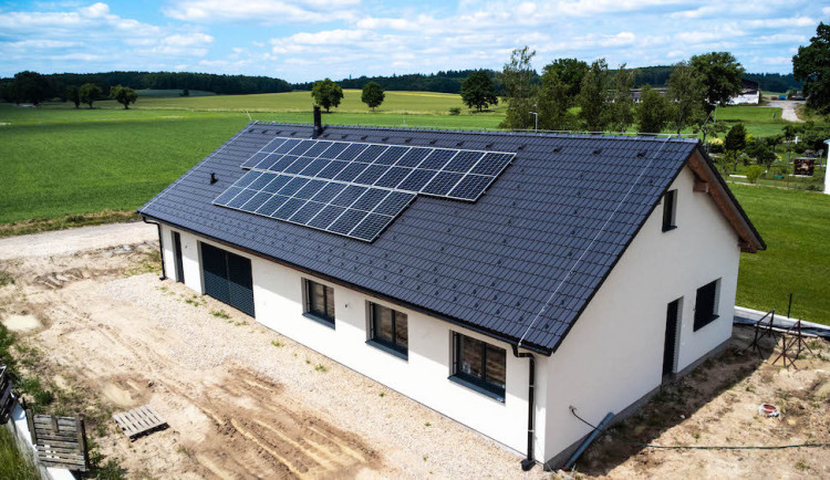 Nejlepší čas na pořízení fotovoltaiky je právě teď, říkají odborníci. Technologie je dostupnější než kdykoliv předtím