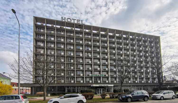 Neprodávejte Strojař, vyzývá přerovská opozice. Pro referendum má zatím polovinu podpisů