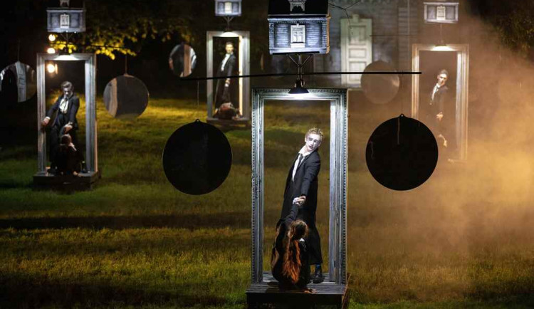 Jedinečná taneční premiéra Jihočeského divadla se uskuteční na Otáčivém hledišti v expresionistickém duchu