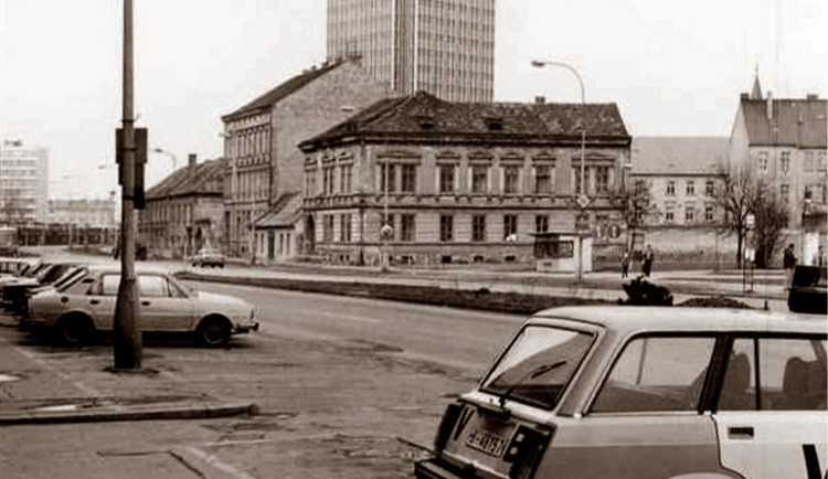 Dům rodiny Schrabalů stál v Českých Budějovicích přes sto let