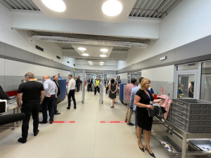 Přílet Boeingu 737 na budějcké letiště sledovaly stovky lidí. Do Antalye odletěli první cestující z jihu Čech