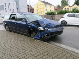 Opilý cizinec způsobil nehodu v dopravní špičce. Z místa odešel