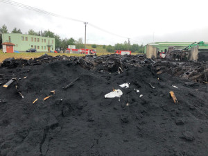 Hasiči ukončili po třech dnech zásah u požáru pneumatik v Borovanech
