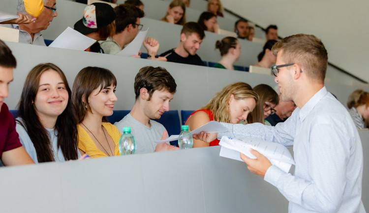 Již 31. ročník Letní školy slovanských studií (LŠSS) oživí konec léta na Jihočeské univerzitě v Českých Budějovicích.
