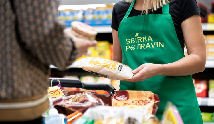 Spoluprací s potravinovými bankami nasytí  PENNY stovky lidí denně