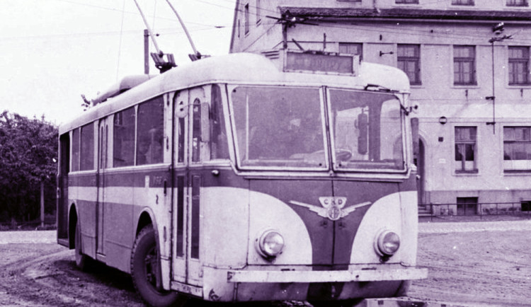 Vetra na konečné ve Čtyřech Dvorech u hotelu Union.