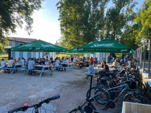 Pivovarská zahrada se nachází u Malého jezu na řece Malši.