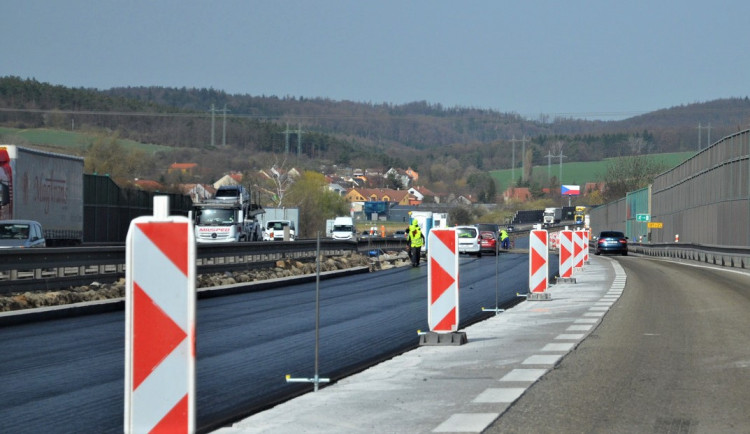 Opravy omezí provoz na dálnici D1 z Mořic na Prostějovsku směrem na Kroměříž. Potrvají do konce září