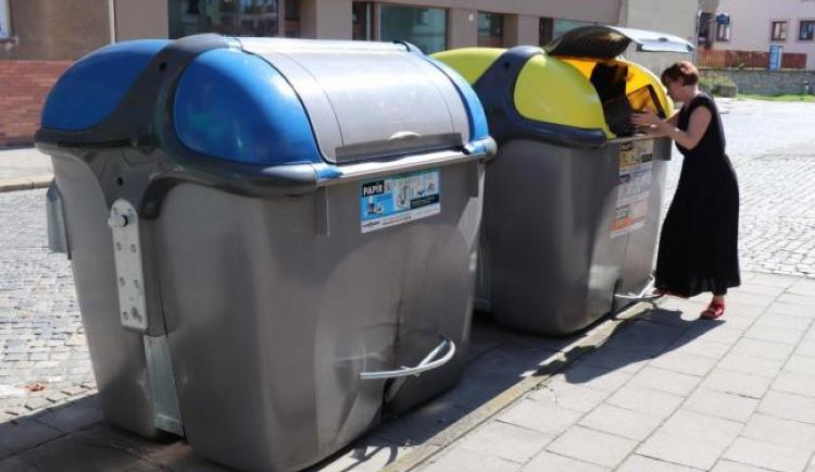 Přerov digitalizuje odpady. Popelnice dostávají čipy, které umožní optimalizaci svozových tras