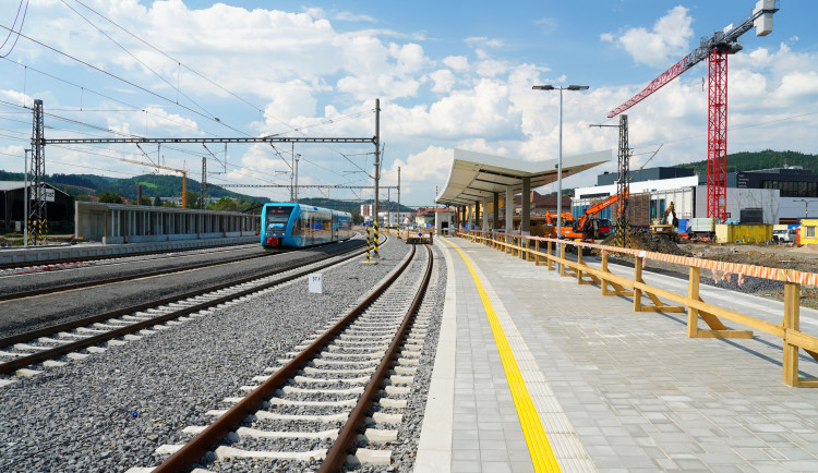 Trať mezi Lipníkem a Drahotušemi projde modernizací za dvě miliardy. Ve Slavíči bude protihluková stěna