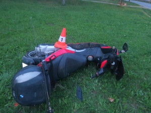 Ujížděl před policií a havaroval. Muž se vyhýbal nástupu do vězení