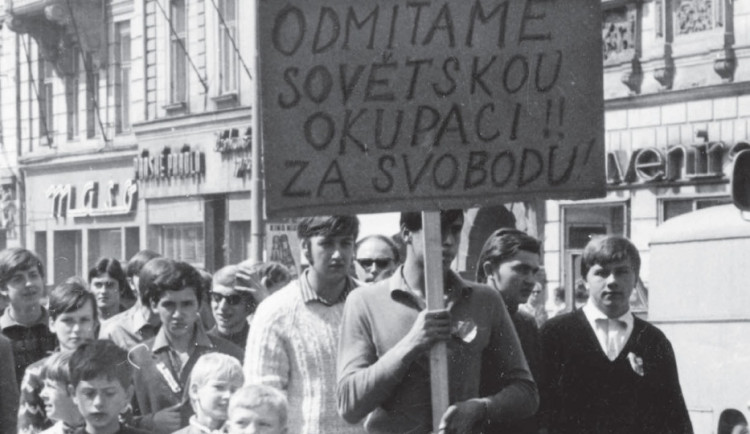 Pětapadesáté výročí okupace ze srpna 1968 si dnes Olomoučané připomenou v Červeném kostele
