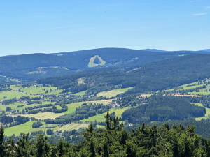 Vypravte se na dvě nejhezčí šumavské rozhledny. Navštívíte i kostel s nejstarším lomeným obloukem v Česku