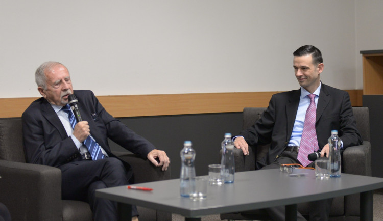 Stanislav Křeček (vlevo) a jeho zástupce Vít Schorm