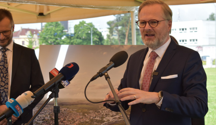 Premiér Petr Fiala (ODS).