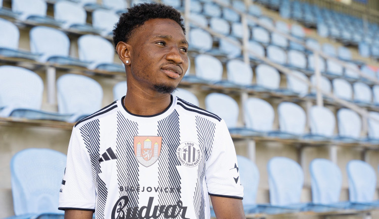 Nigerijský křídelník Alli posílil Dynamo. Inteligentní hráč, pochvaluje si Podroužek