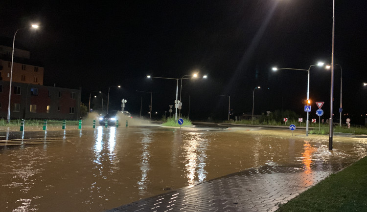 Sídliště Máj krátce po 21. hodině. Foto: Jakub Bartoš