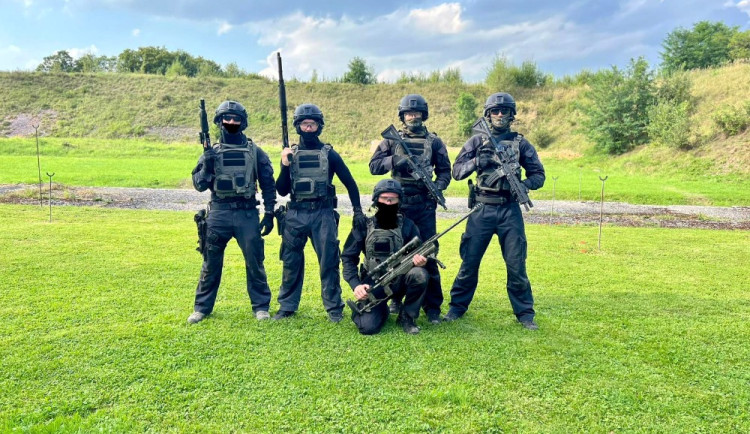 Z mezinárodního mistrovství přivezla jihočeská zásahovka bronz. V týmu soutěžil otec a syn