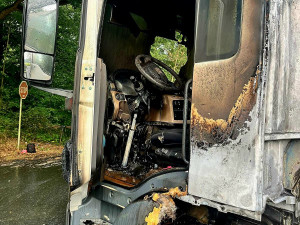 Hasiči zasahovali u hořící cisterny na mléko. Škoda je skoro za milion korun
