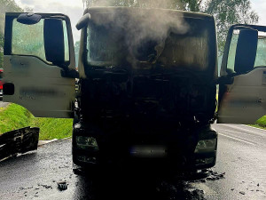 Hasiči zasahovali u hořící cisterny na mléko. Škoda je skoro za milion korun