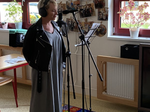 Na oslavu narozenin centra Arpida dorazí i Pokáč. Dárek poslal s předstihem.