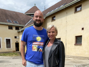 Na oslavu narozenin centra Arpida dorazí i Pokáč. Dárek poslal s předstihem.