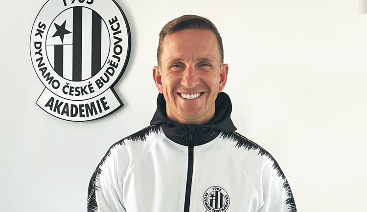 Naše oblečení obdivují i v jiných klubech, chválí ředitel Akademie Dynama Č. Budějovice Petr Benát