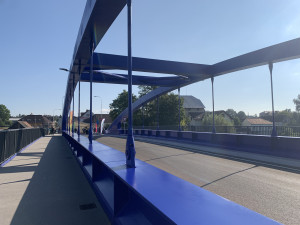 Důležitý most na Táborsku je v provozu. Stavaři ukryli kabely pod řeknu