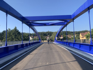 Důležitý most na Táborsku je v provozu. Stavaři ukryli kabely pod řeknu