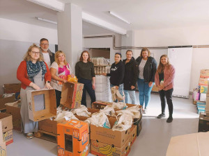 Stále jsme nenarazili na strop toho, co může potravinová banka dělat. Někdy mám pocit, že mě to přeroste, říká Kristýna Škabrdová