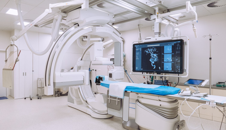 Nový přístroj českobudějovické nemocnice umožňuje prostorové zobrazení cév