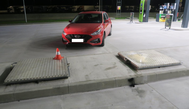 Necelý týden od otevření nové odpočívky na D3 na ní havaroval první řidič