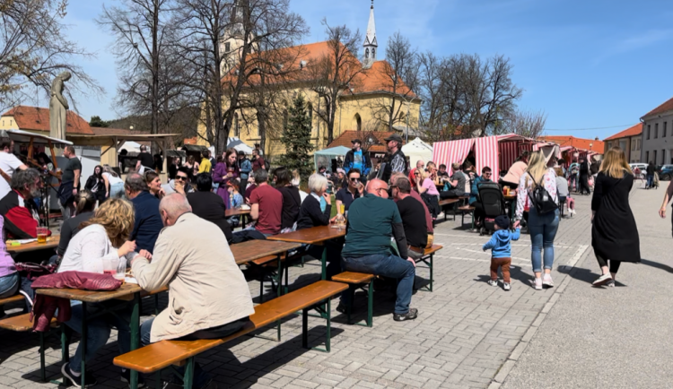 Přijďte si užít podzimní trhy na náměstí ve Křemži