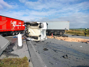 Na D3 u Tábora se srazily dva kamiony. Dálnice je uzavřená