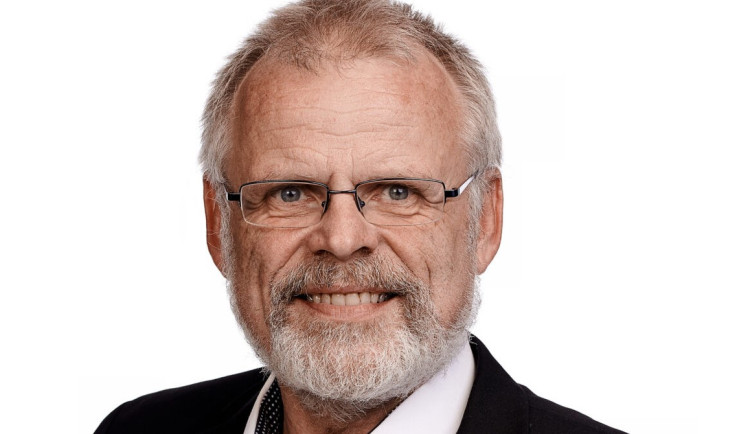 Radní odvolali ředitele Hřbitovů města Olomouce Ladislava Šnevajse. Funkci opustil hned, výtky odmítl