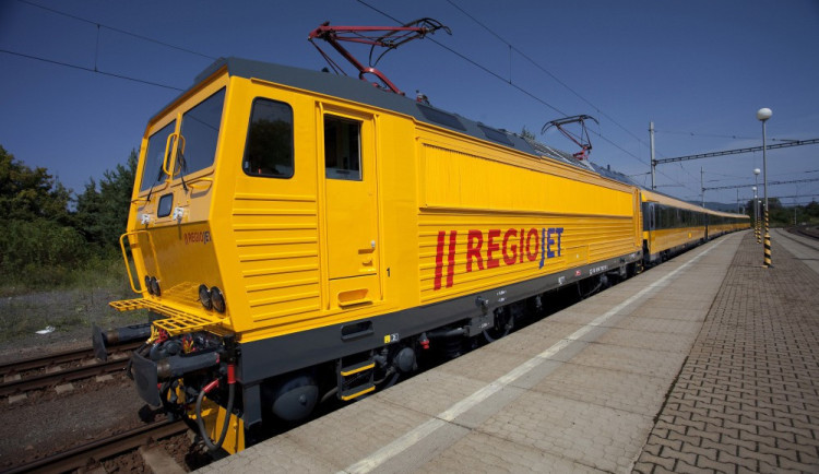 Začaly opravy železniční trati u Nezamyslic. Vlaky a rychlíky do Přerova a Olomouce nahradí autobusy