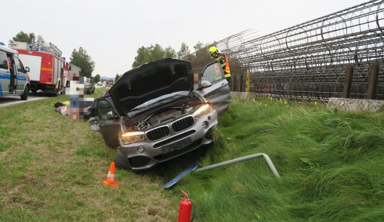 U Kaplice se srazily dvě auta a náklaďák